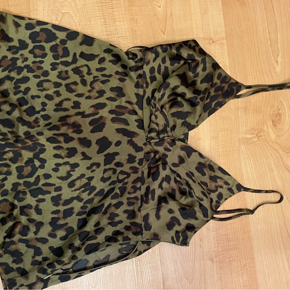 Endless rose green leopard print top size L - Picture 10 of 10